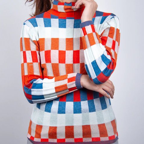 Erika - Sweter z Wysokim Kołnierzem Patchwork